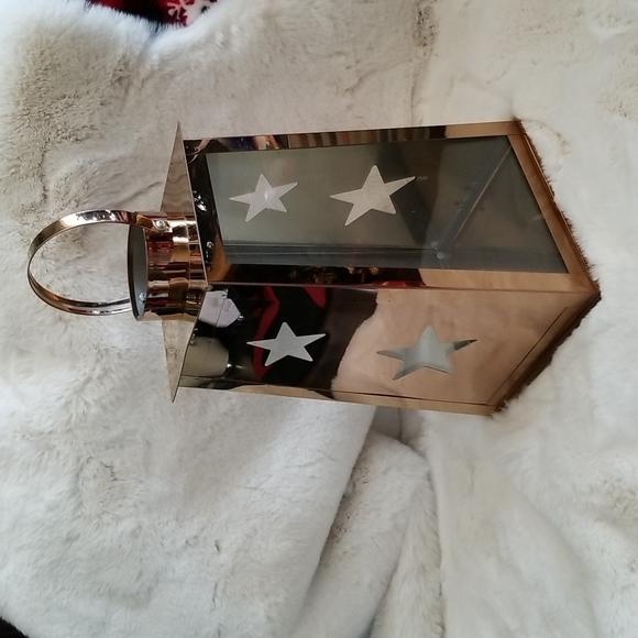 Lantern 18 inches tall - Picture 4 of 7